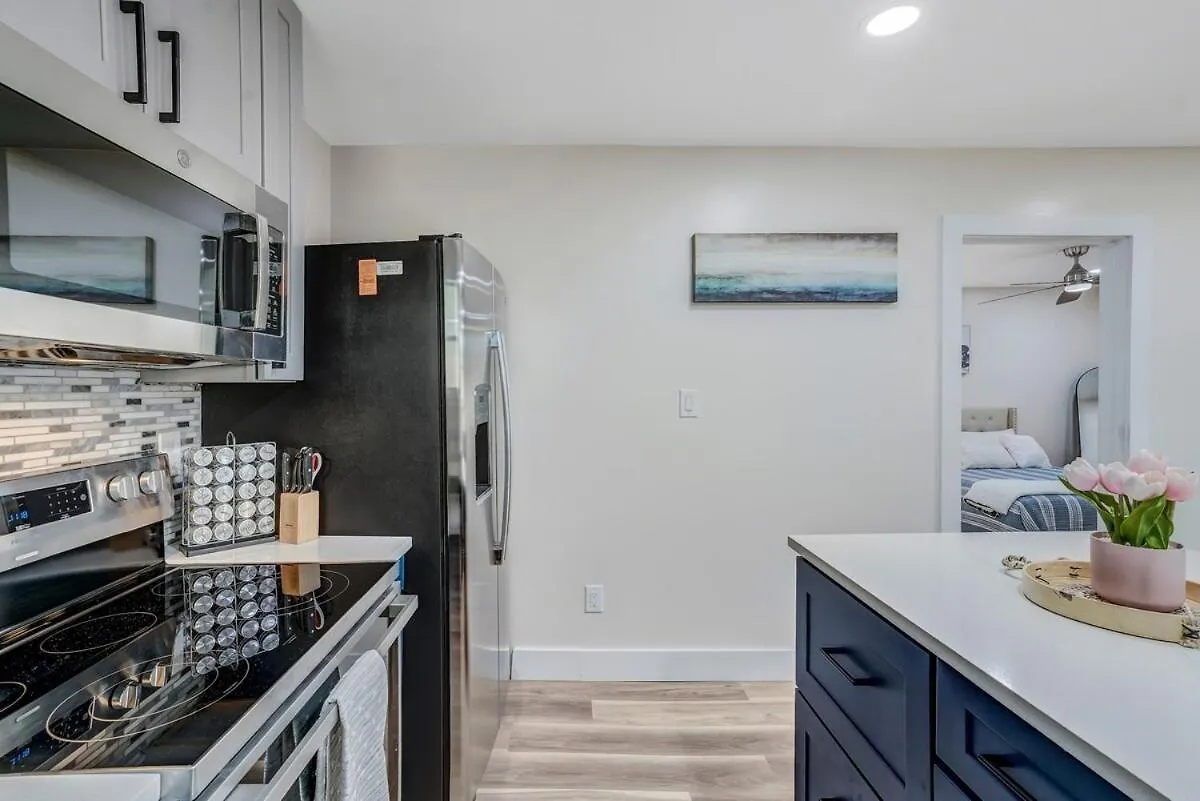 5842 Leslie Ave - Charming, Private, 1 Bedroom 1 Bath Nashville Apartment