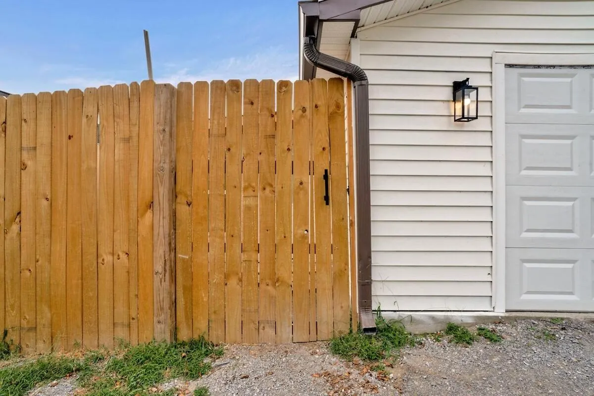 5842 Leslie Ave - Charming, Private, 1 Bedroom 1 Bath Nashville 0*,